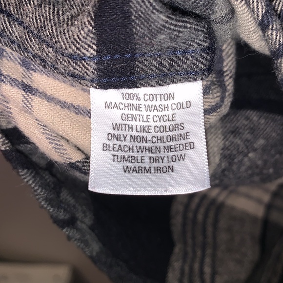 Great Northwest Clothing Company plaid long sleeve button Down flannel shirt - Picture 7 of 8